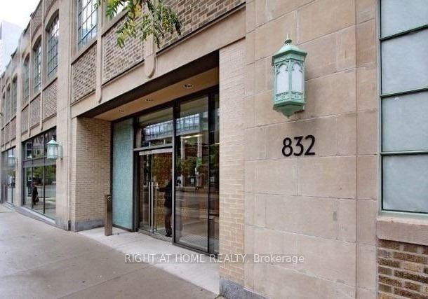 832-bay-street-toronto-ontario-c12212423