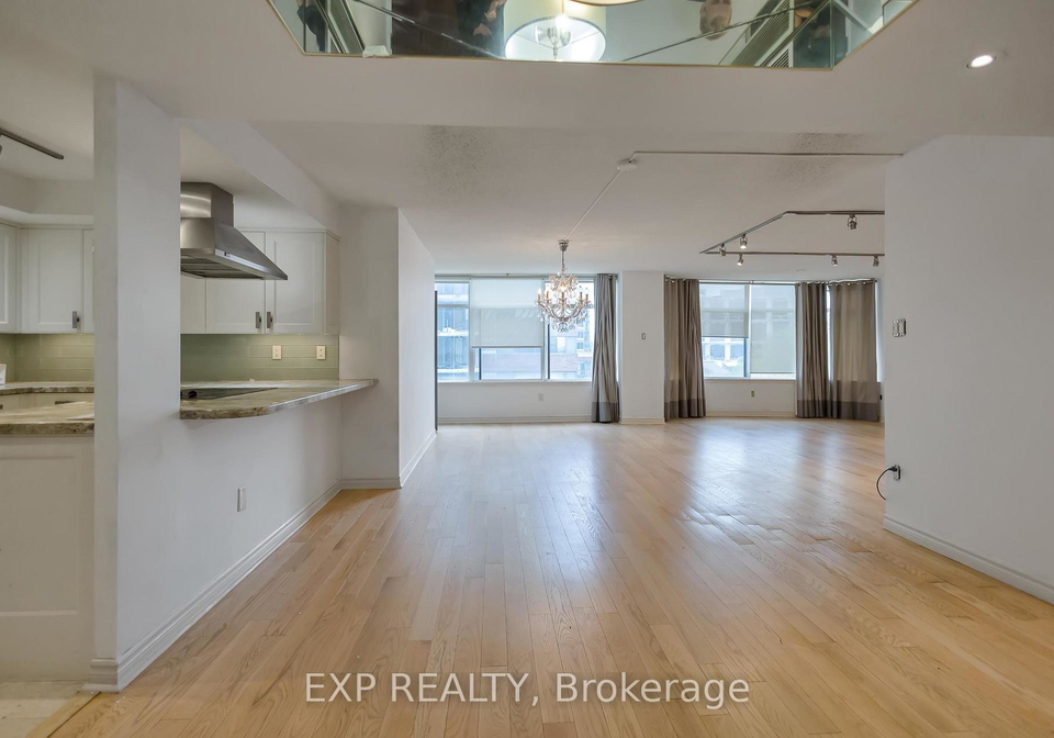 900-yonge-street-toronto-ontario-c12212591