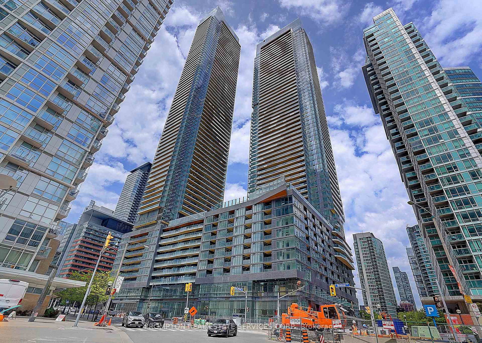 1-concord-cityplace-way-toronto-ontario-c12212795