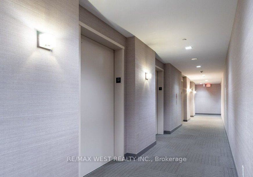 8-mercer-street-toronto-ontario-c12213557