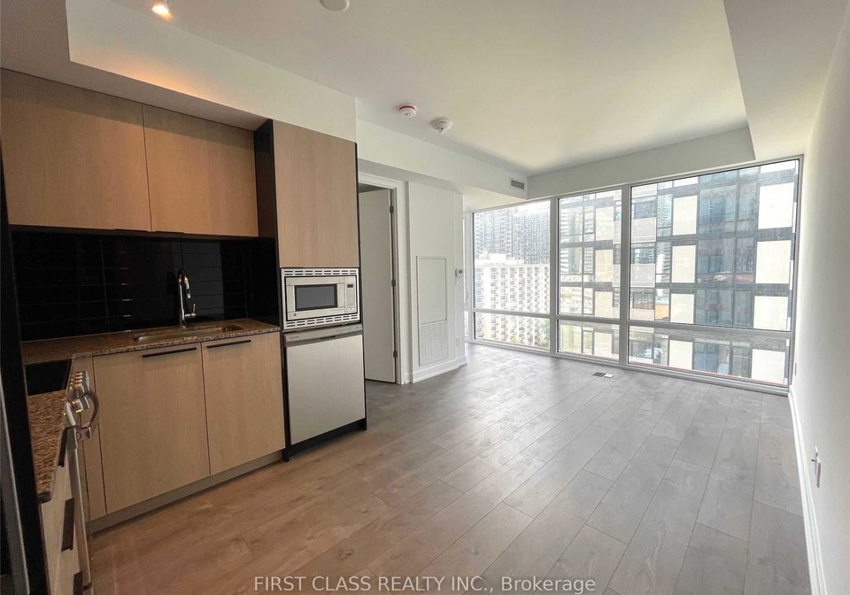 18-maitland-terrace-n-toronto-ontario-c12214397