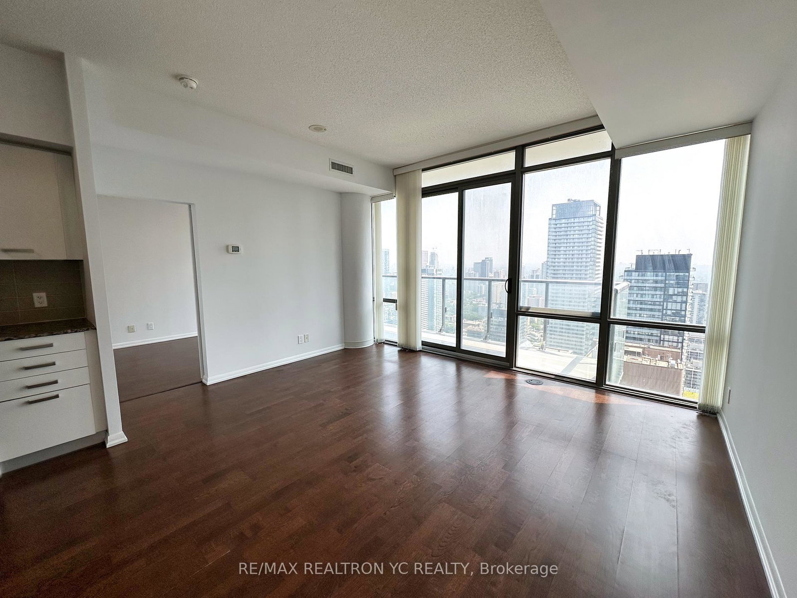832-bay-street-toronto-ontario-c12214420