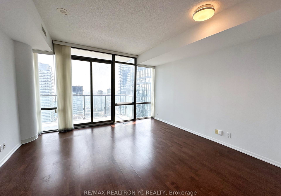 832-bay-street-toronto-ontario-c12214420