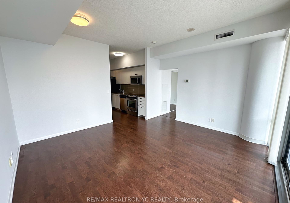 832-bay-street-toronto-ontario-c12214420
