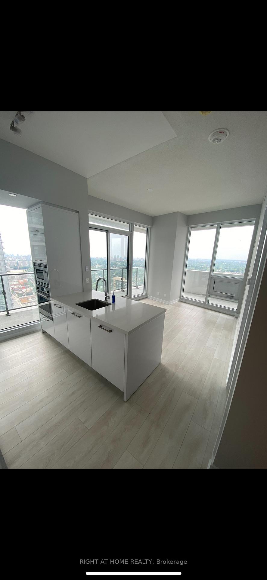 2221-yonge-street-toronto-ontario-c12214482