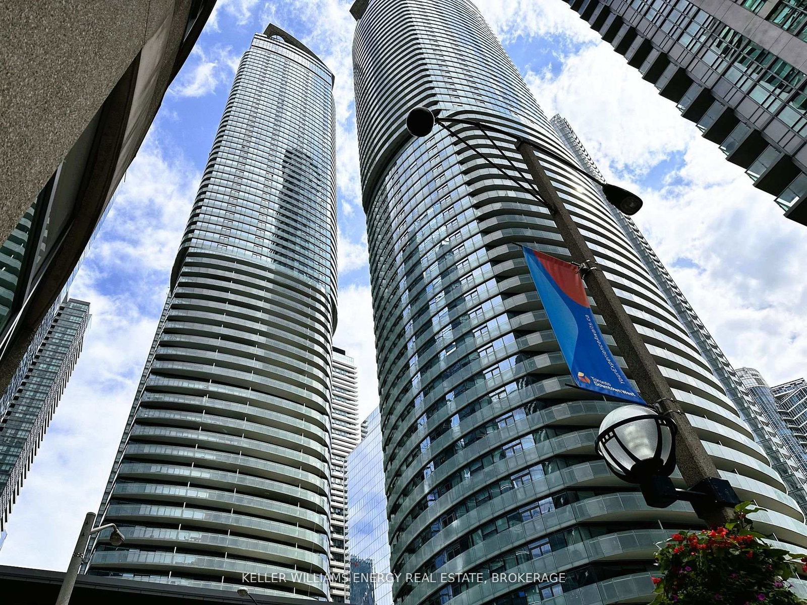 12-york-street-toronto-ontario-c12214735