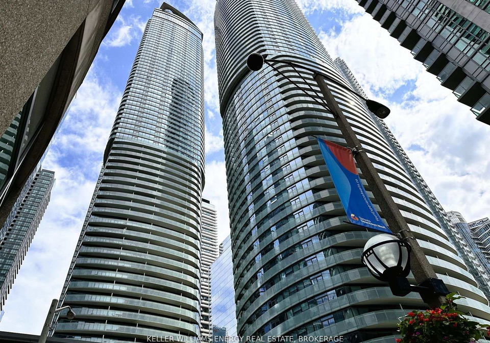 12-york-street-toronto-ontario-c12214735