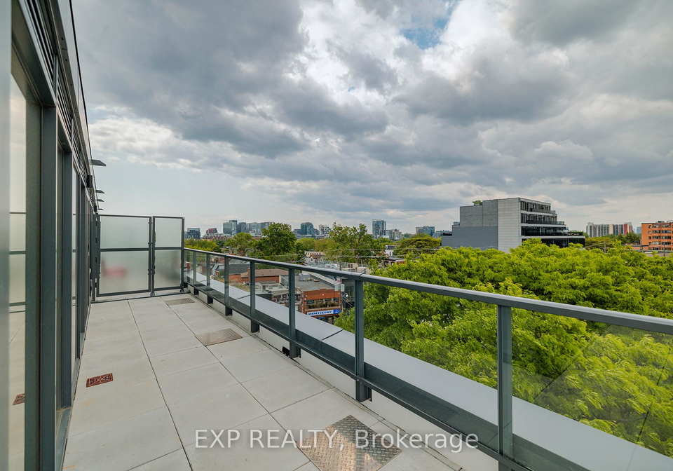 5-lakeview-avenue-toronto-ontario-c12214951