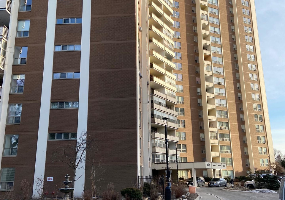 60-pavane-linkway-east-york-ontario-c12215526