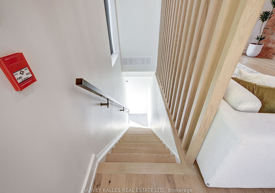 885-dundas-street-w-toronto-ontario-c12216159