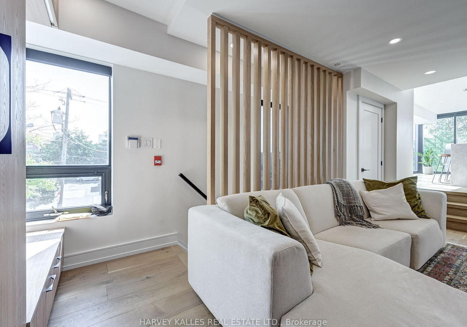 885-dundas-street-w-toronto-ontario-c12216159