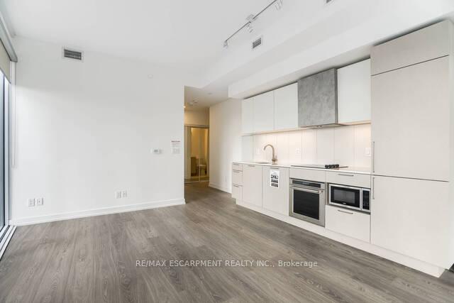 19-western-battery-road-toronto-ontario-c12216248