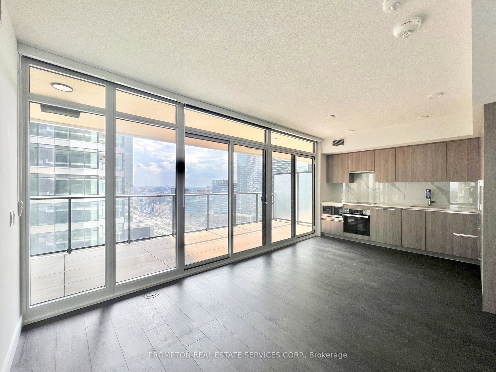 1-concord-cityplace-way-toronto-ontario-c12216326