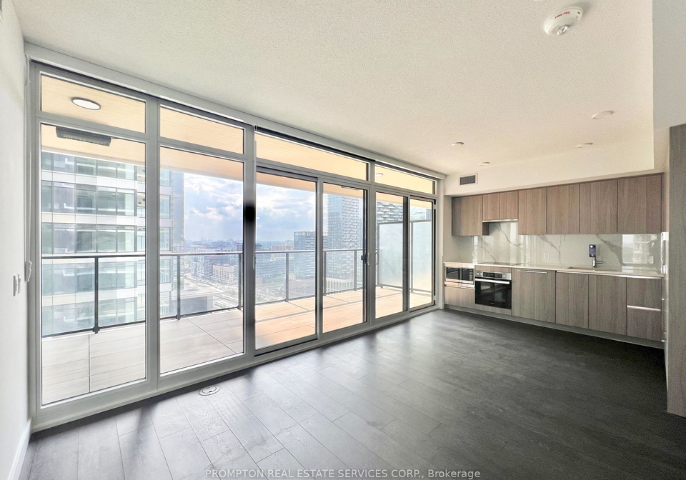 1-concord-cityplace-way-toronto-ontario-c12216326