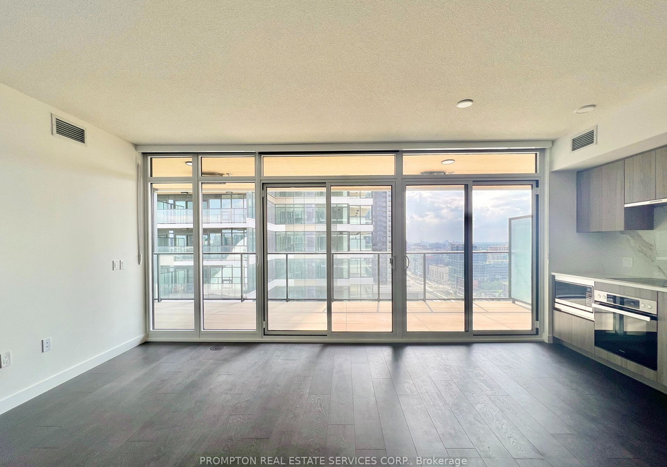 1-concord-cityplace-way-toronto-ontario-c12216326