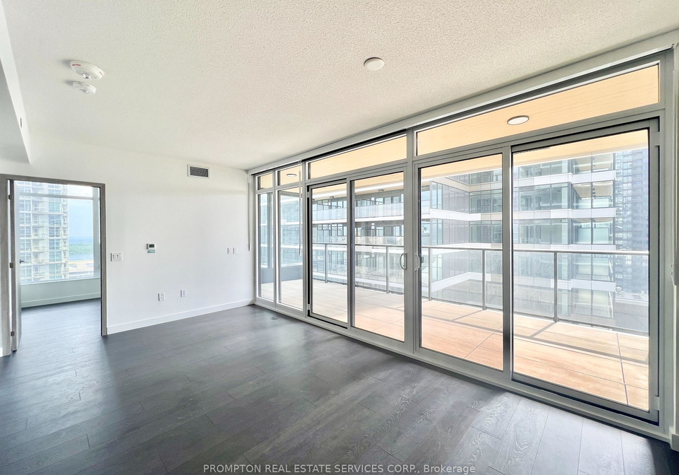 1-concord-cityplace-way-toronto-ontario-c12216326