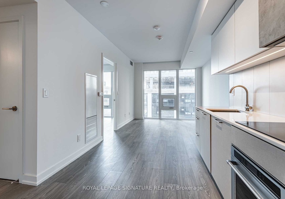 19-western-battery-road-toronto-ontario-c12216331