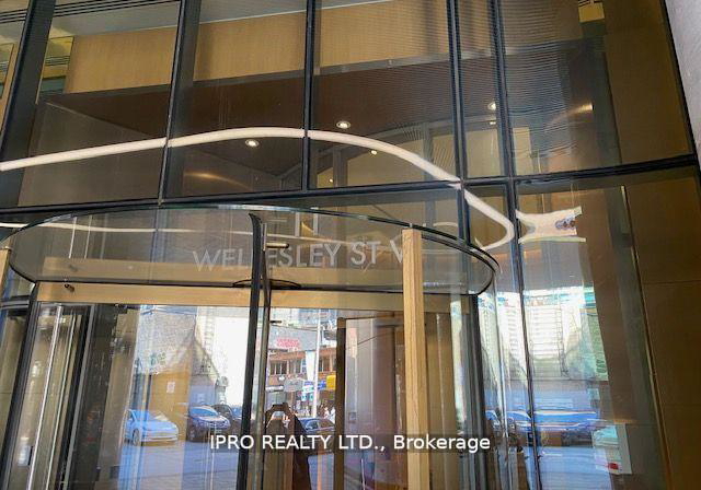 11-wellesley-street-w-toronto-ontario-c12217252