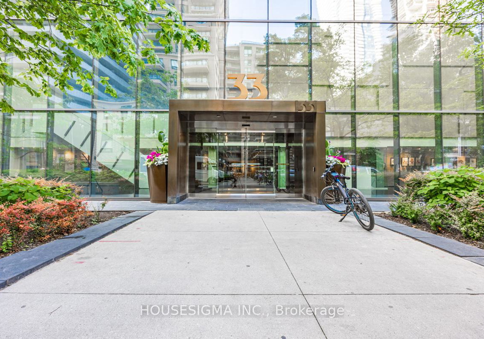 33-charles-street-e-toronto-ontario-c12217479