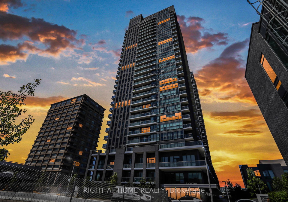 2-sonic-way-ne-east-york-ontario-c12217791