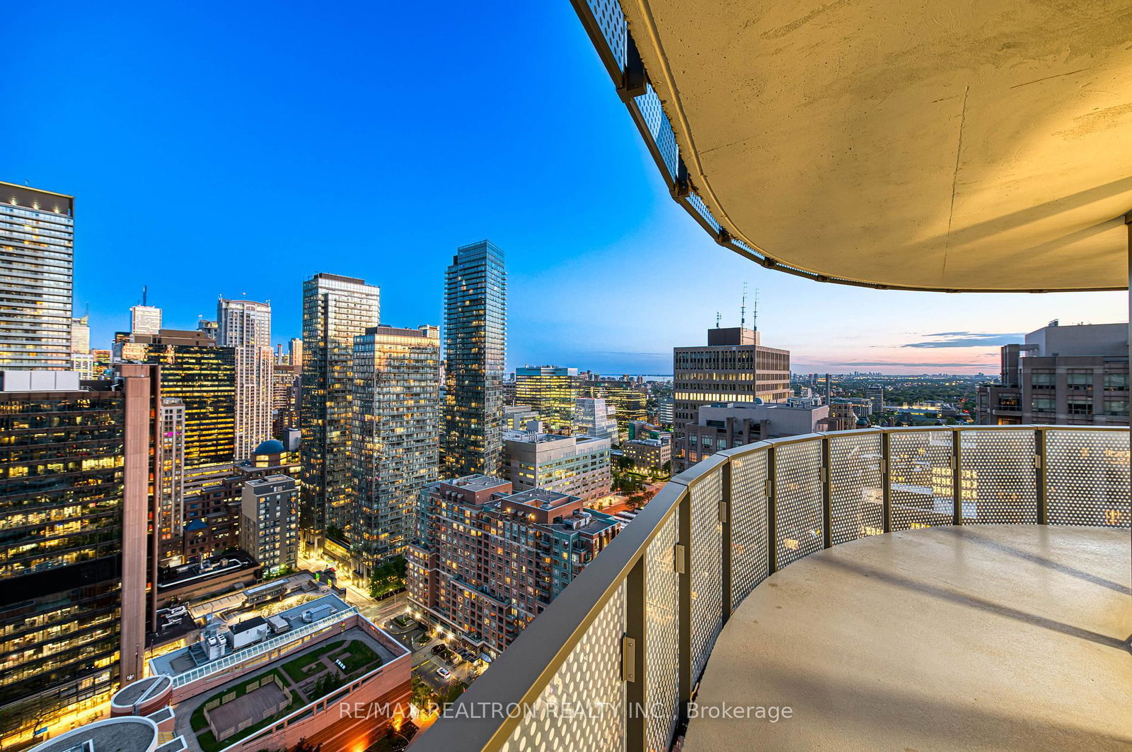 11-wellesley-street-w-toronto-ontario-c12218566