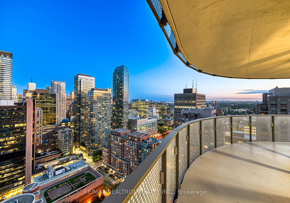 11-wellesley-street-w-toronto-ontario-c12218566