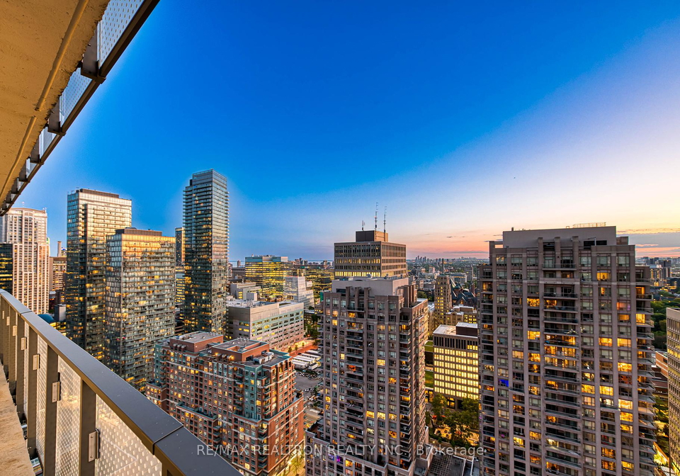 11-wellesley-street-w-toronto-ontario-c12218566