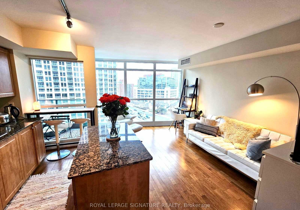215-fort-york-boulevard-toronto-ontario-c12218572