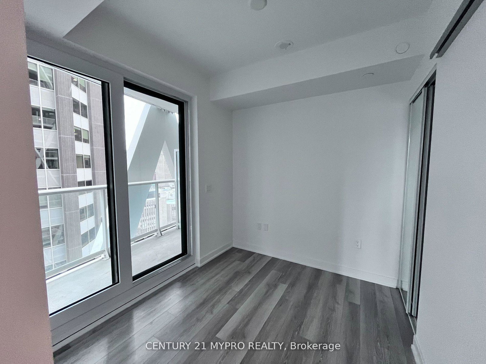 230-simcoe-2nd-bedroom-street-toronto-ontario-c12219191
