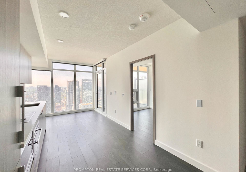 1-concord-cityplace-way-toronto-ontario-c12219267