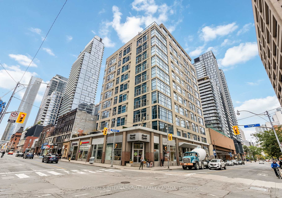 8-wellesley-street-e-toronto-ontario-c12219428