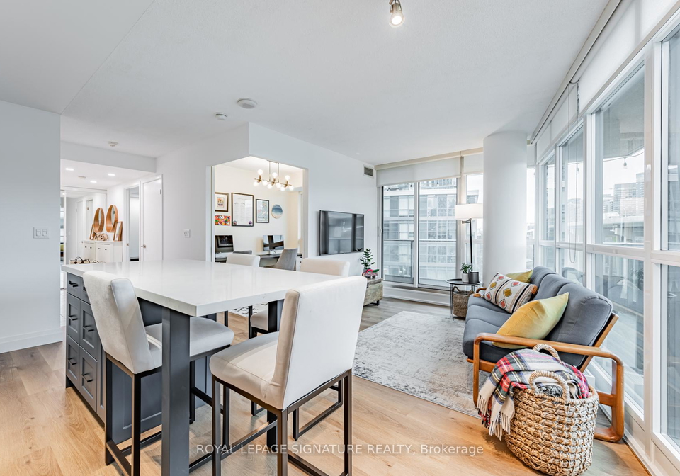 209-fort-york-boulevard-toronto-ontario-c12220259
