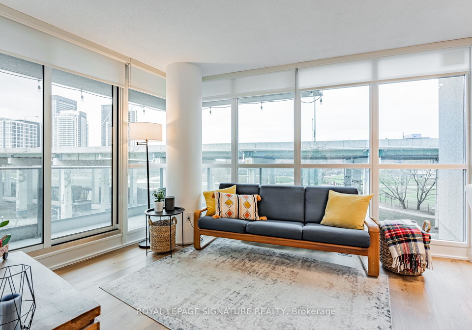 209-fort-york-boulevard-toronto-ontario-c12220259