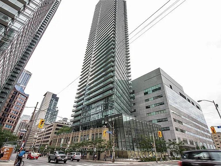 832-bay-street-toronto-ontario-c12220329