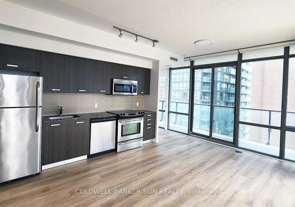 832-bay-street-toronto-ontario-c12220329