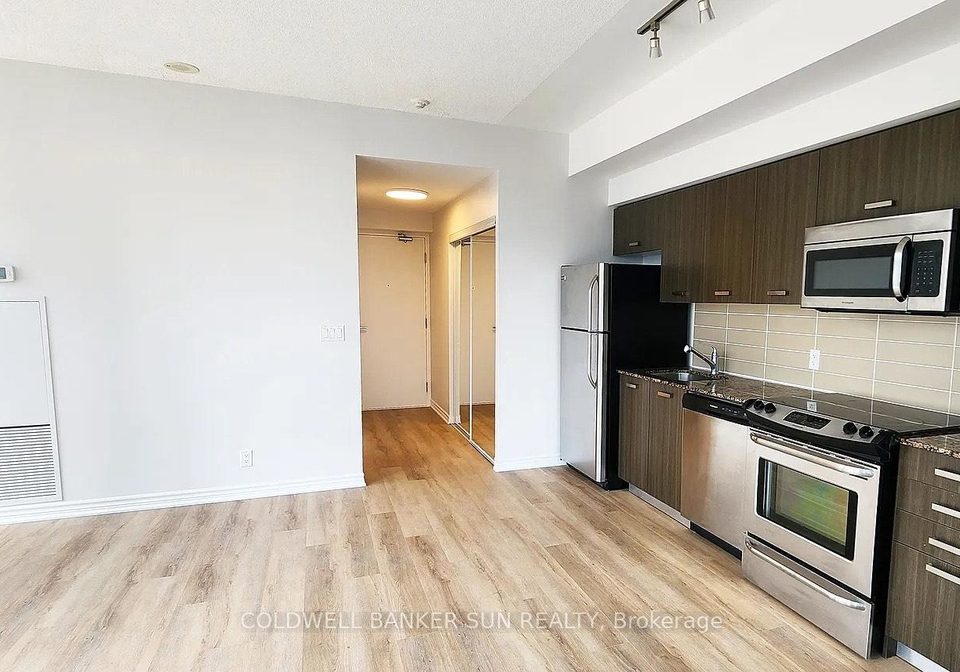 832-bay-street-toronto-ontario-c12220329