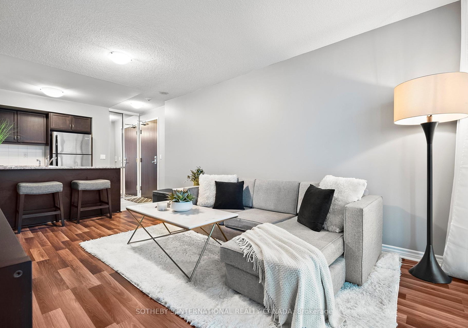 19-grand-trunk-crescent-toronto-ontario-c12221274
