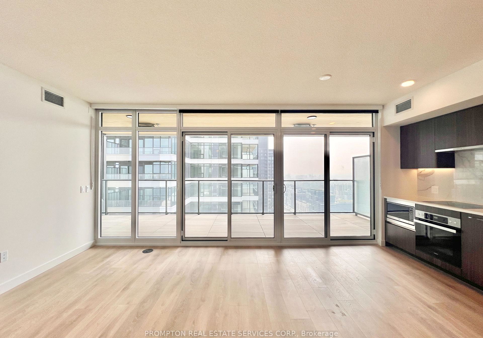1-concord-cityplace-way-toronto-ontario-c12221485