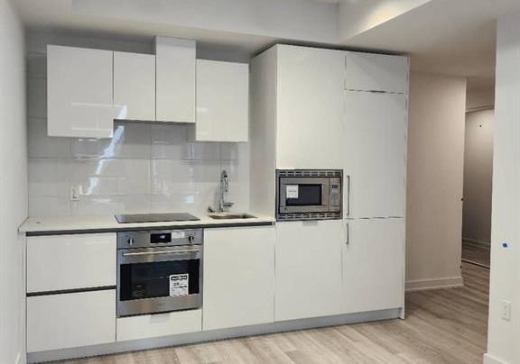 238-simcoe-street-toronto-ontario-c12221768