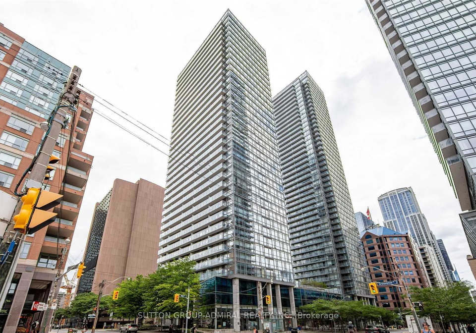 37-grosvenor-street-toronto-ontario-c12222010