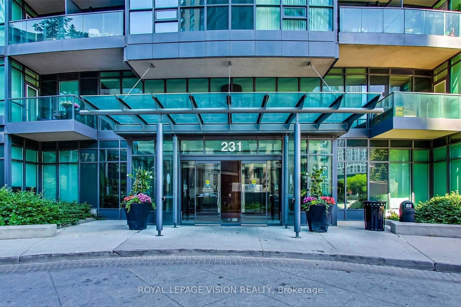 231-fort-york-boulevard-w-toronto-ontario-c12222088