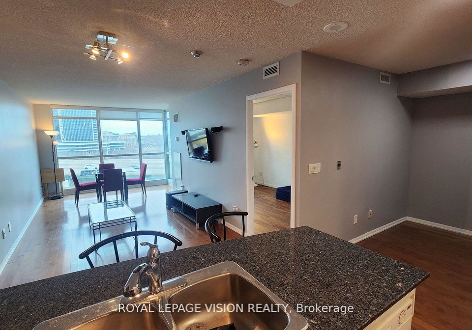 231-fort-york-boulevard-w-toronto-ontario-c12222088