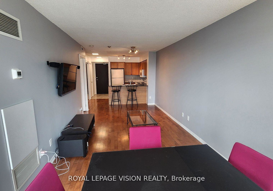 231-fort-york-boulevard-w-toronto-ontario-c12222088