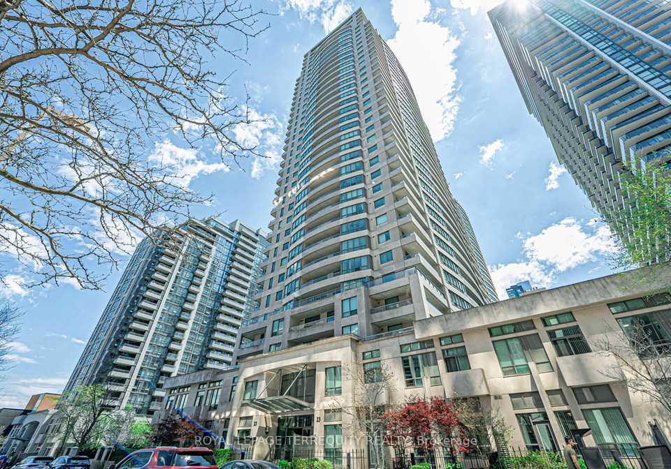 23-hollywood-avenue-north-york-ontario-c12222142