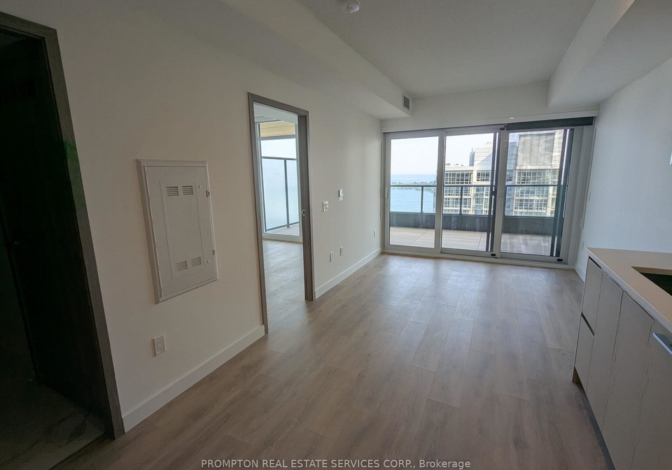 1-concord-cityplace-way-toronto-ontario-c12222292