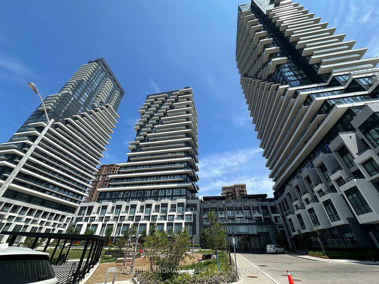 20-inn-on-the-park-drive-north-york-ontario-c12222479