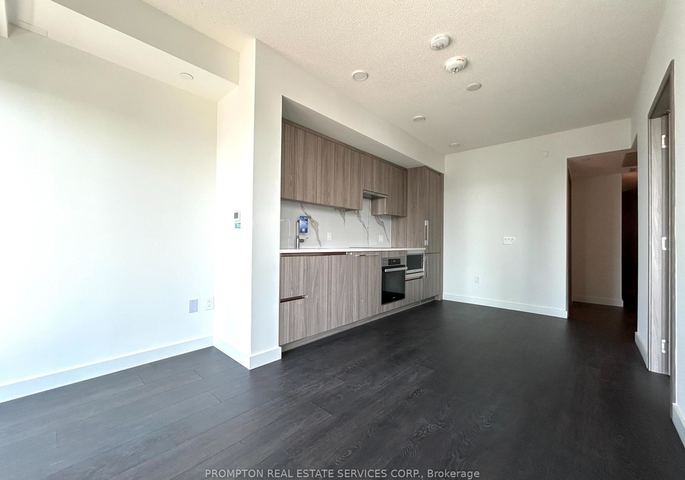 1-concord-cityplace-way-toronto-ontario-c12222574