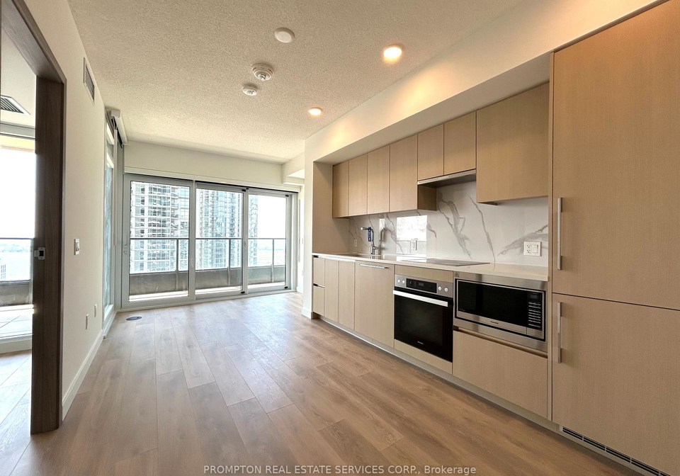 1-concord-cityplace-way-toronto-ontario-c12222612