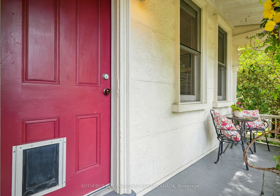 384-12-sumach-street-toronto-ontario-c12223393