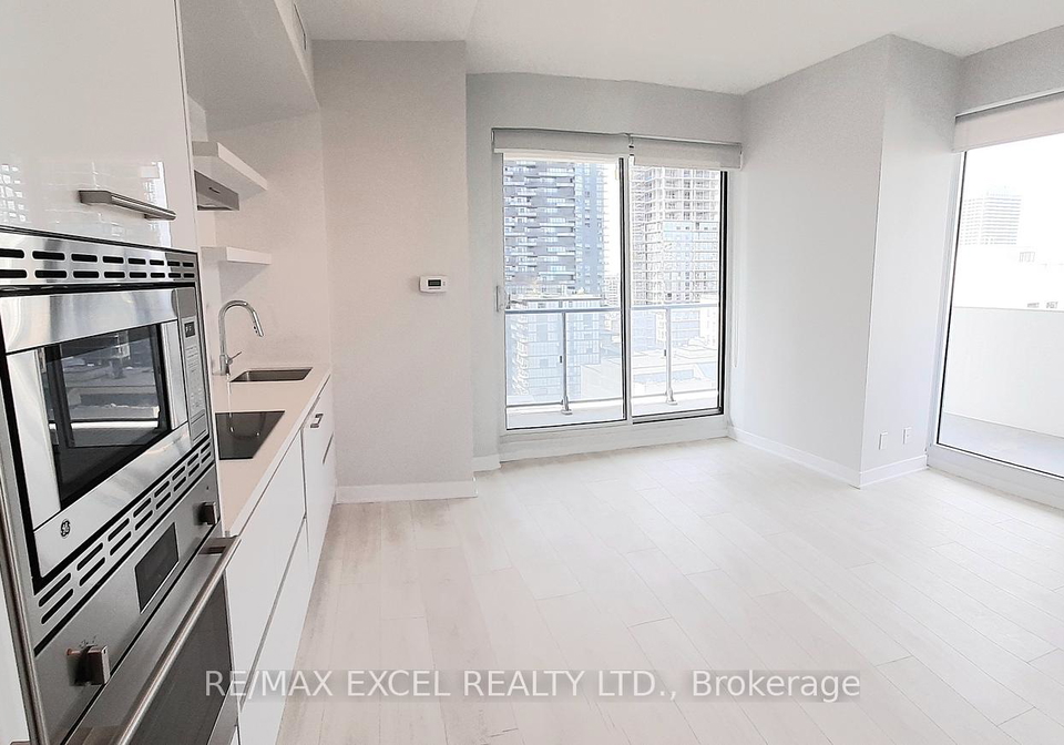 2221-yonge-street-toronto-ontario-c12223414